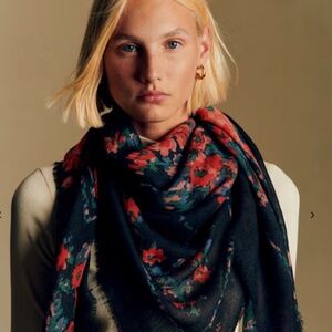 Sezane Pio Scarf Helin Print NWT